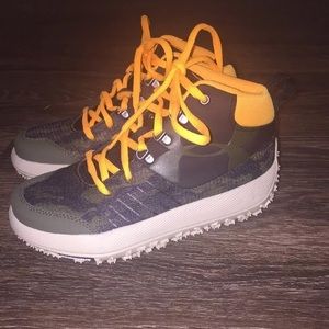 NEW Boys Under Armour Camo Shoes size 3Y